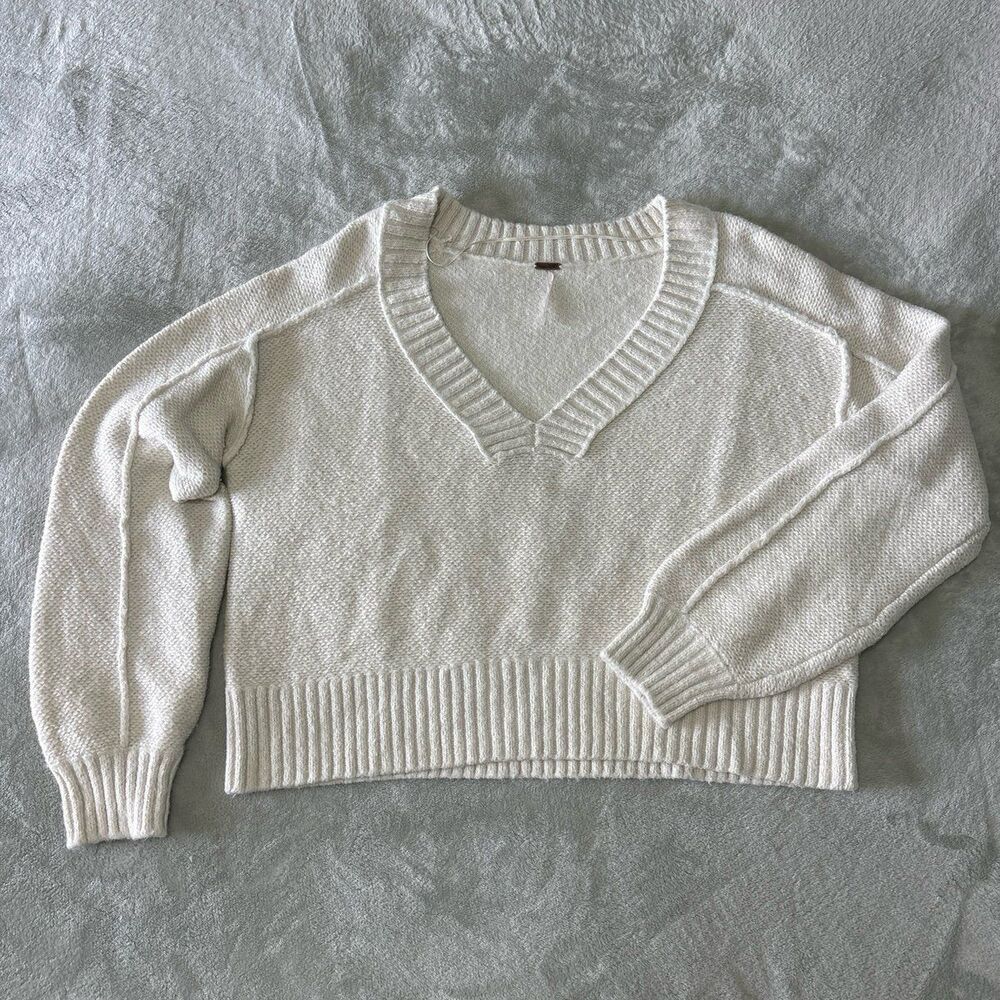 Womens cream vneck knit sweater long sleeve fall winter cottagecore raw hem knit